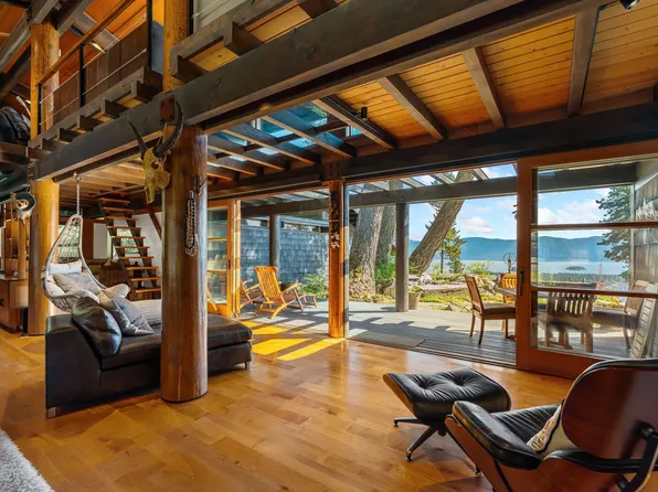 825 Winter Ridge Rd, Hope, ID 83836
