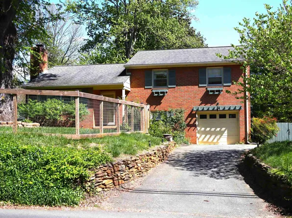 1002 Park St, Charlottesville, VA 22901