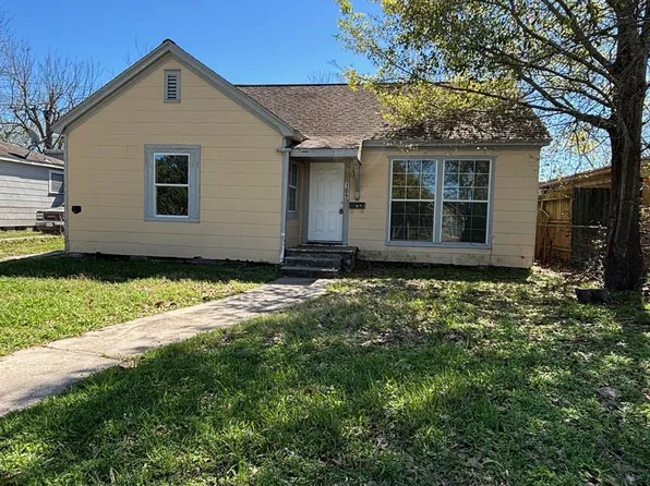 109 Schilling St, Baytown, TX 77520