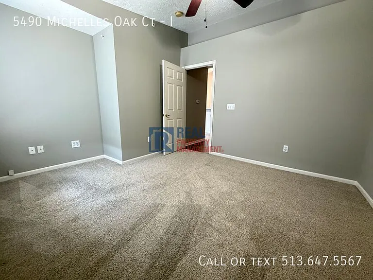5490 Michelles Oak Ct #I — Photo 16