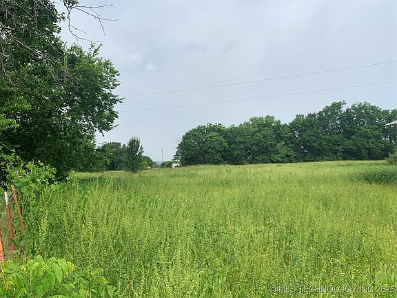 4th image of 1 Kelly Rd