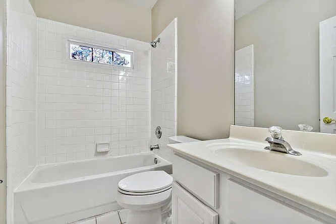 330 Winherst Ln — Photo 20
