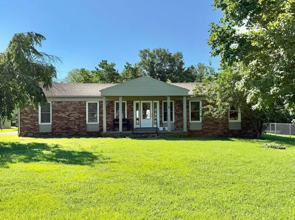 1403 Lynn Pl, Troy, TN 38260