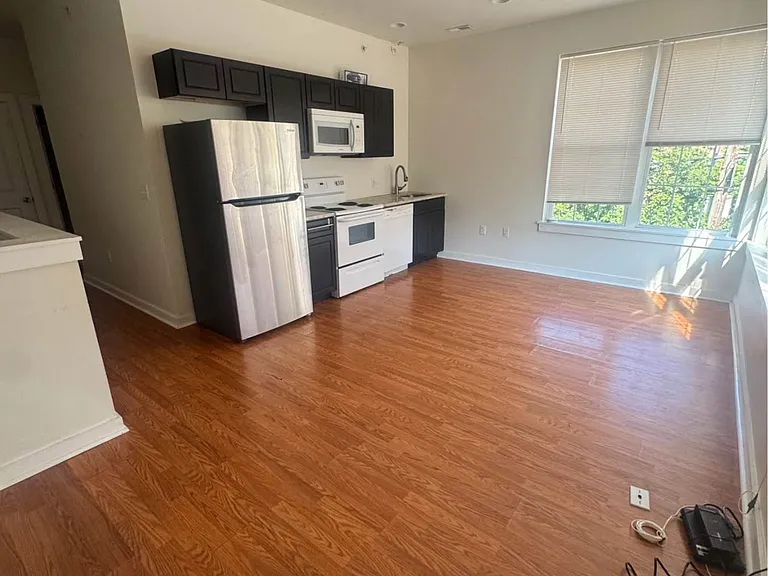1409 W Thompson St #B — Photo 2