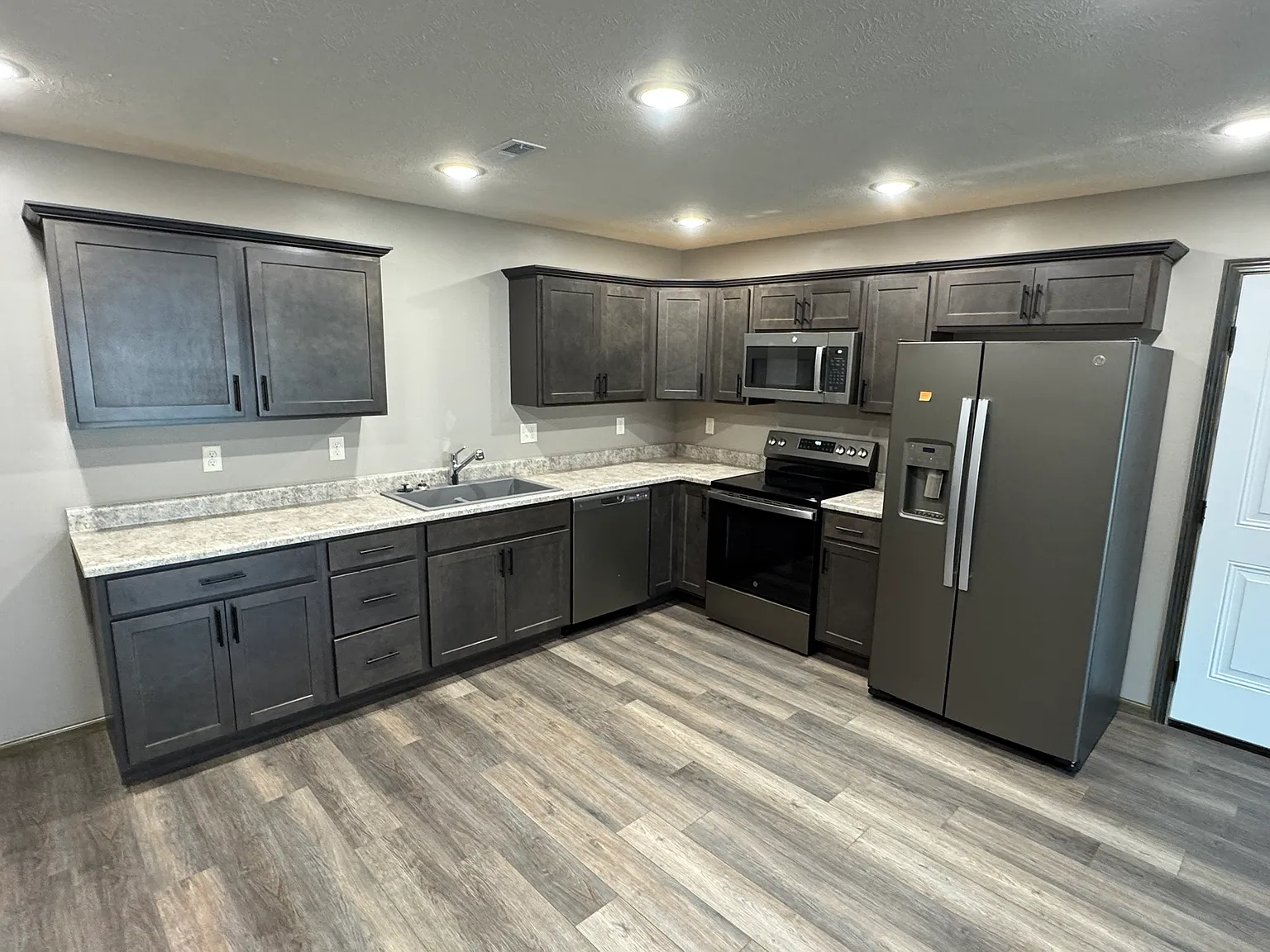 2 bed, 890 sqft, $1,500 — Photo 3