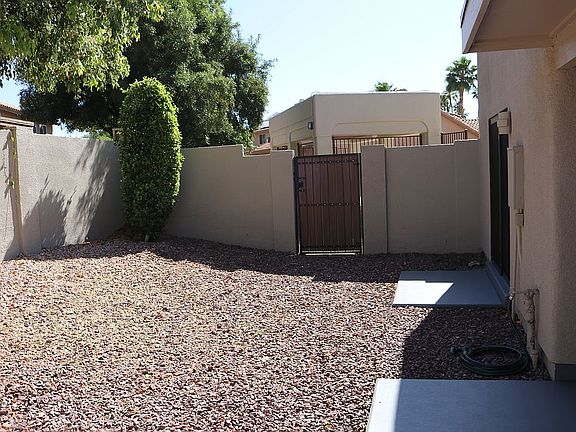 4th image of 8978 E Meadow Hill Dr