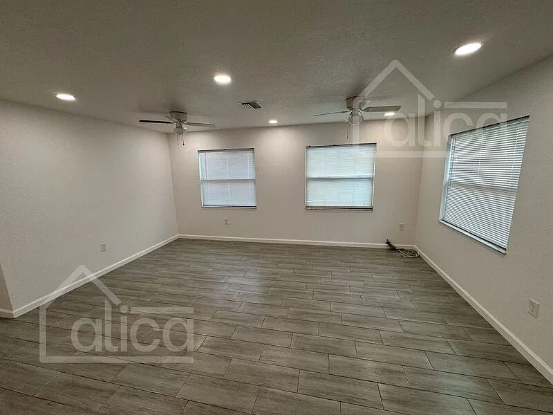 4 bed, 2.0 bath, 1528 sqft, $1,821 — Photo 3