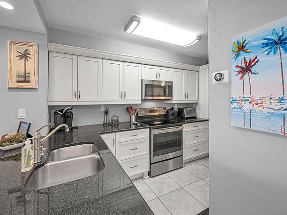 5th image of 5901 Bahia Del Mar Cir APT 223