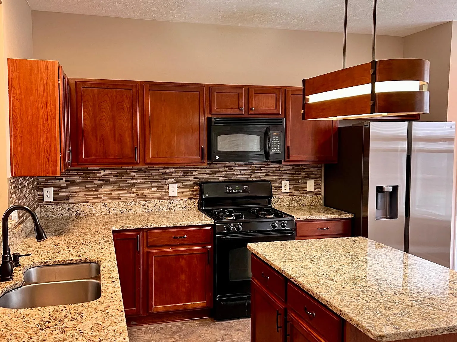247 Woodhaven Dr — Photo 3