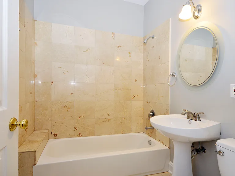 1057 W Thorndale Ave #2E — Photo 12