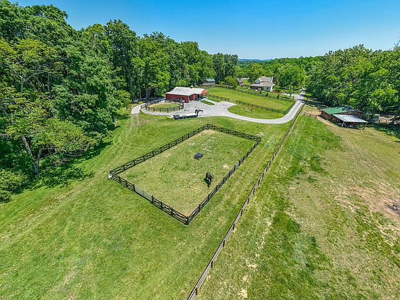 77th image of 157 Giles Ln