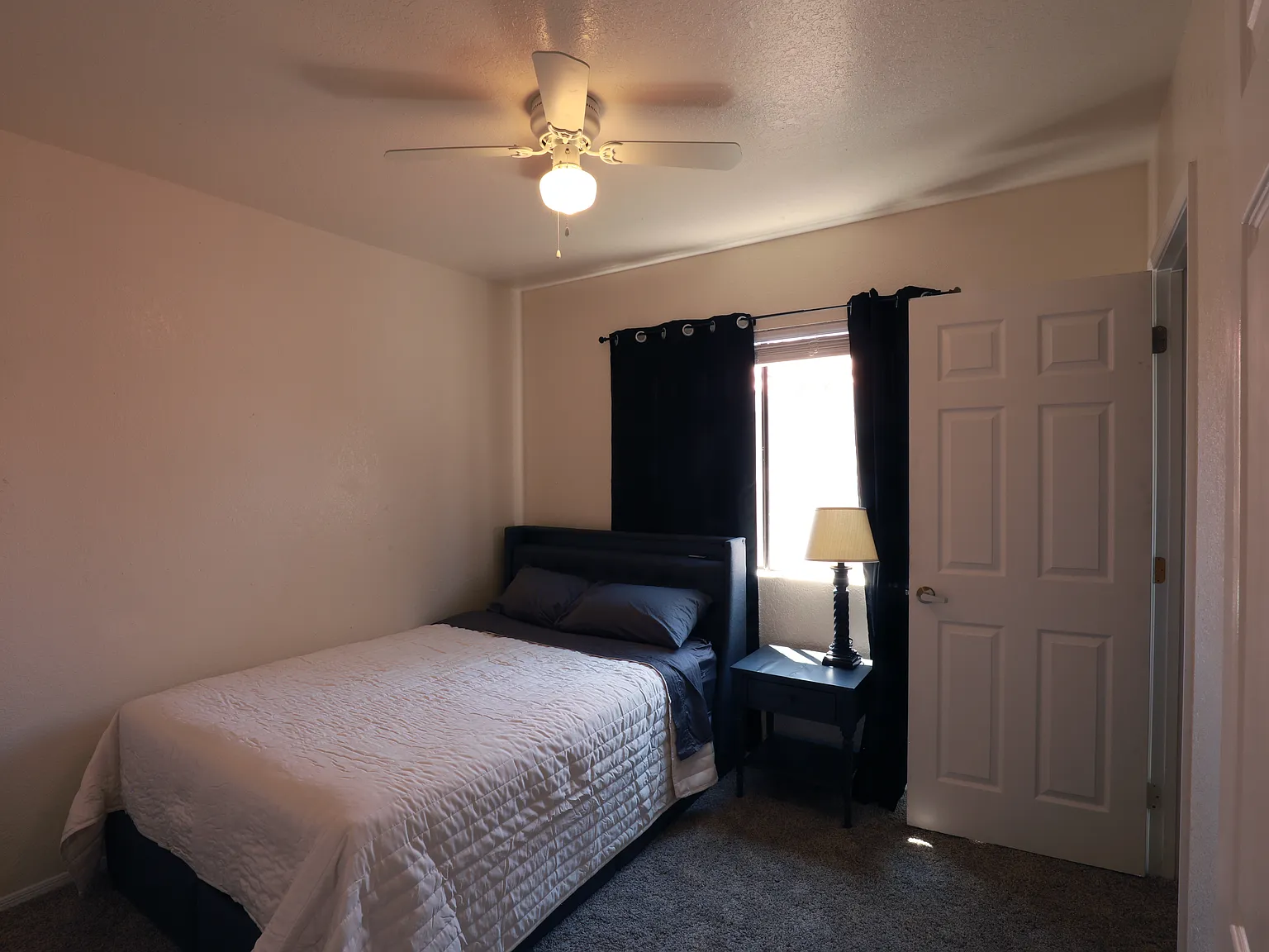 4743 W Lessing Ln — Photo 3