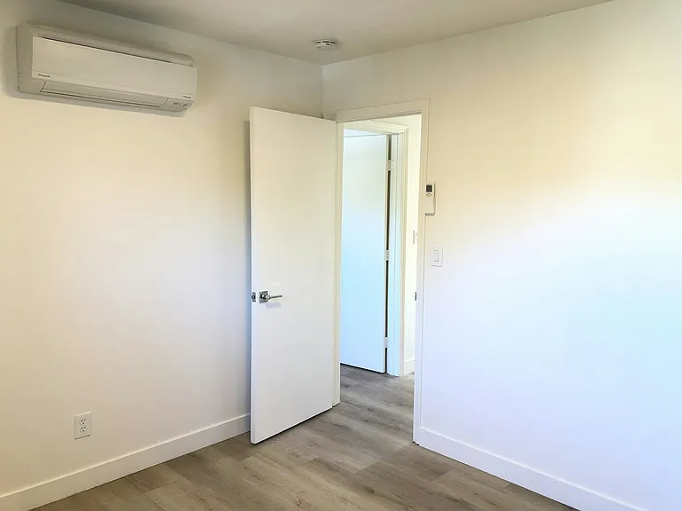 611 San Luisito Way #9 — Photo 8