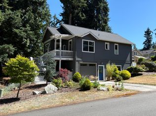 1098 Village Loop, Langley, WA 98260