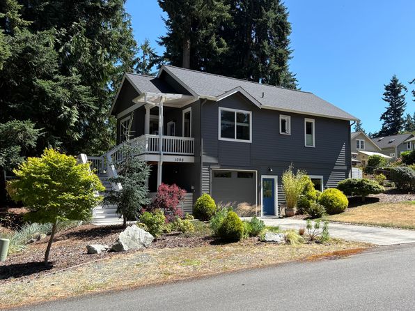 1098 Village Loop