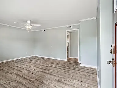 2 bed, 988 sqft, $1,754 — Photo 2