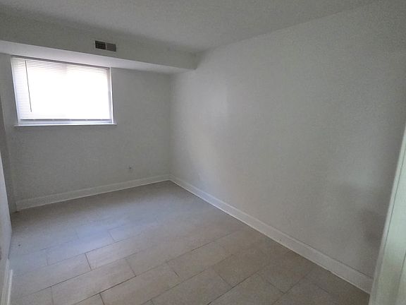 5th image of 2231 Strahle St Floor 1