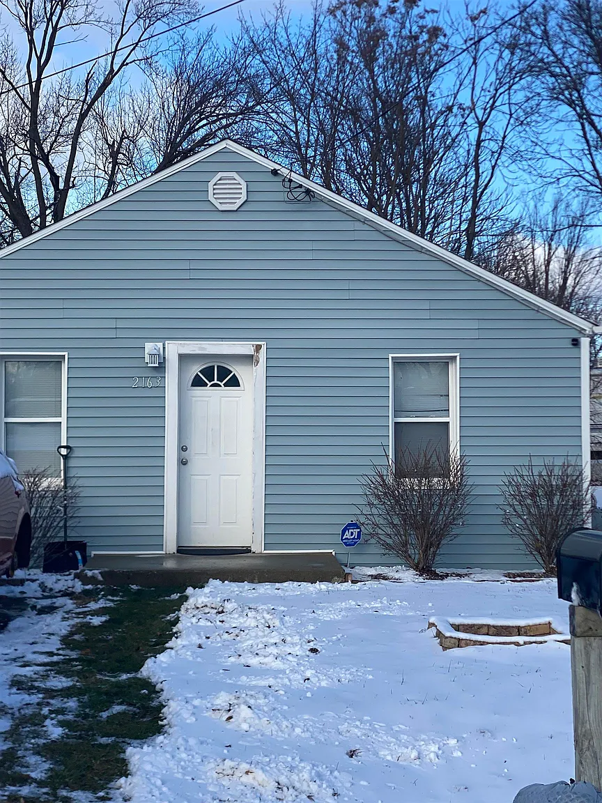 2163 E McLean Ave photo 1