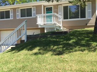 3305 Sunnyside Dr, Saint Joseph, MO 64503