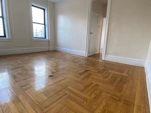 4th image of 3291 Hull Ave #W11