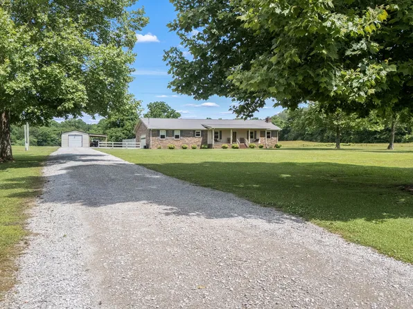 43 Boning Rd, Fayetteville, TN 37334
