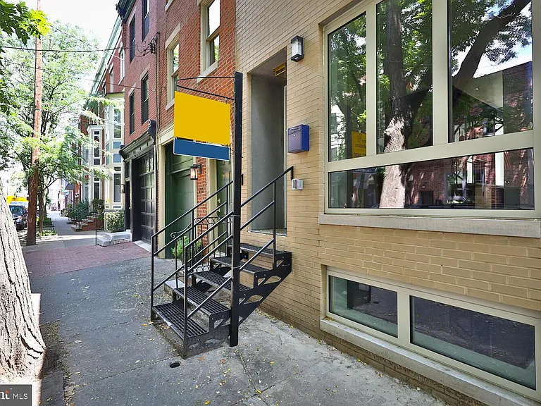 725 S 6th St — Photo 35