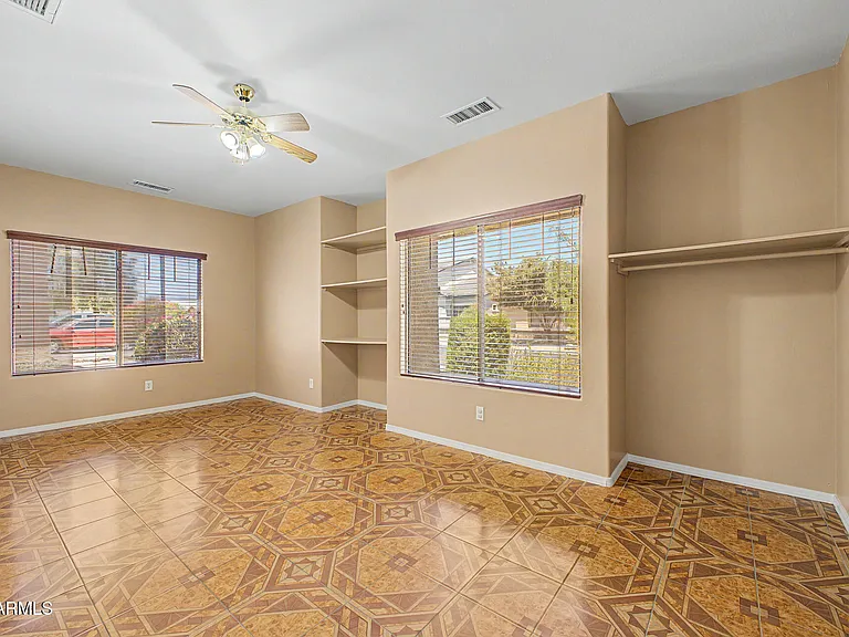 5329 W La Salle St — Photo 33