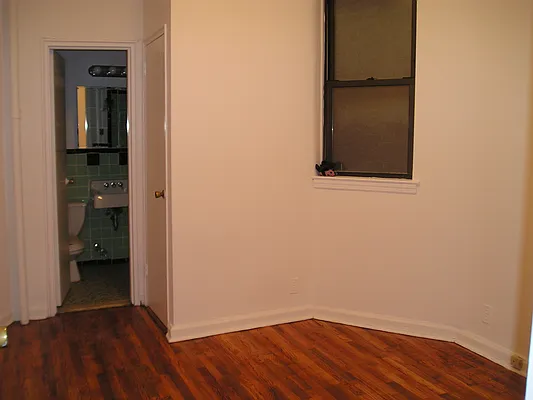 Rented by Eric Goodman Realty Corp | media 9