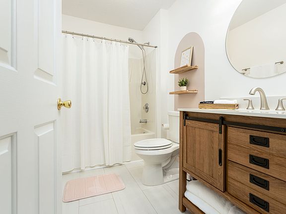 3rd image of 1503 Willoughby Park Ct