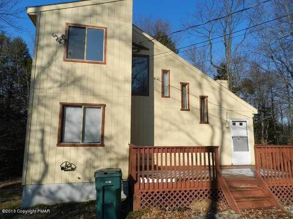 9487 Juniper Dr, Tobyhanna, PA 18466