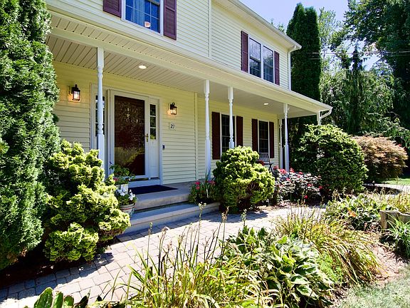 3rd image of 29 Skinner Rd E