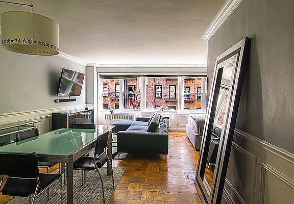4th image of 435 E 65th St APT 4J