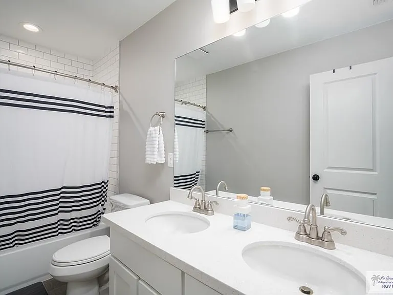 2168 Grove Ln — Photo 20