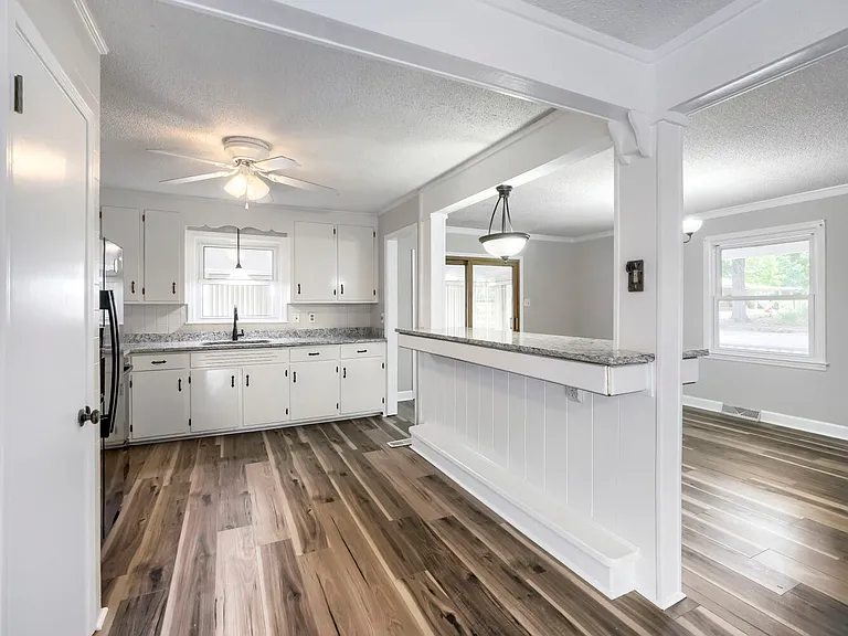 221 Eden Cir — Photo 11
