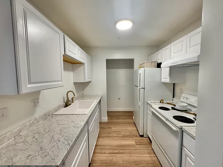 301 Hildred Dr #301 — Photo 5