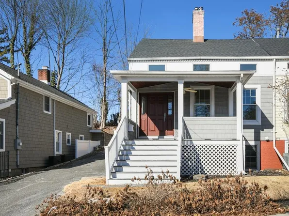 105 Thompson Street, Port Jefferson, NY 11777