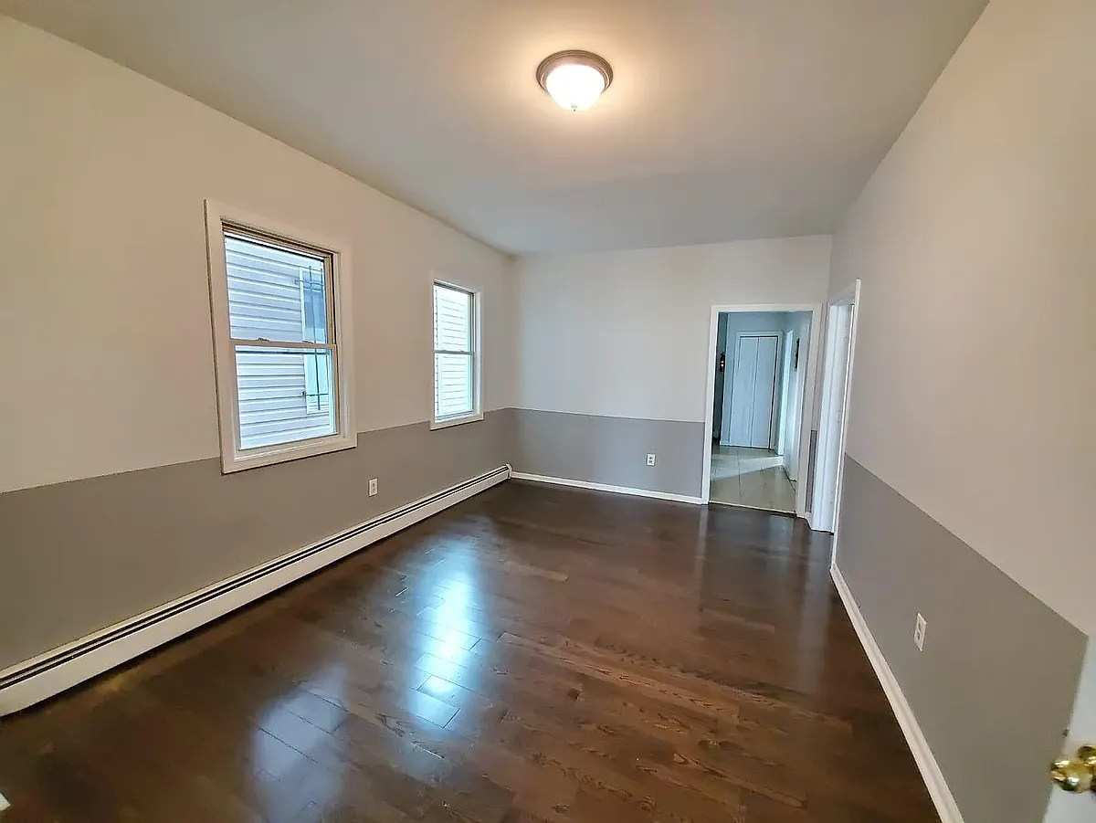 Building Photo - 294 S 7th St #5C