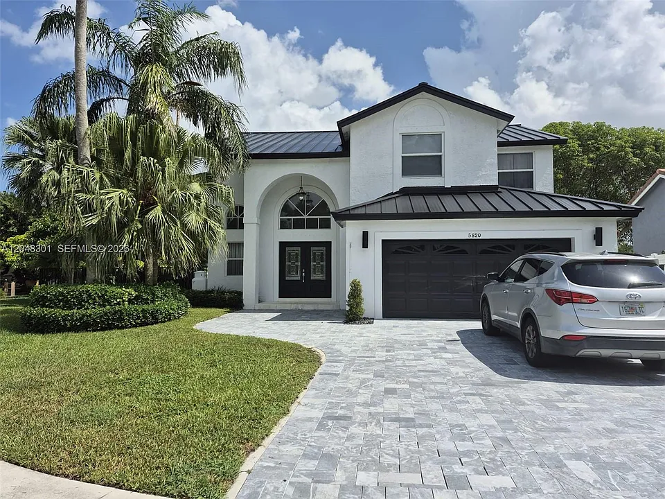 5820 SW 58th Ct