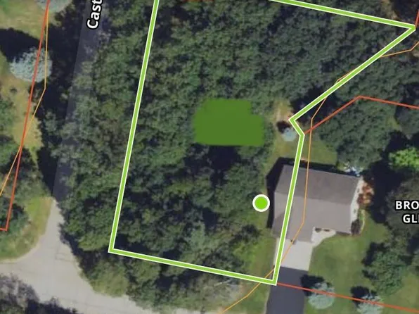 1035 Castle Dr, Weidman, MI 48893