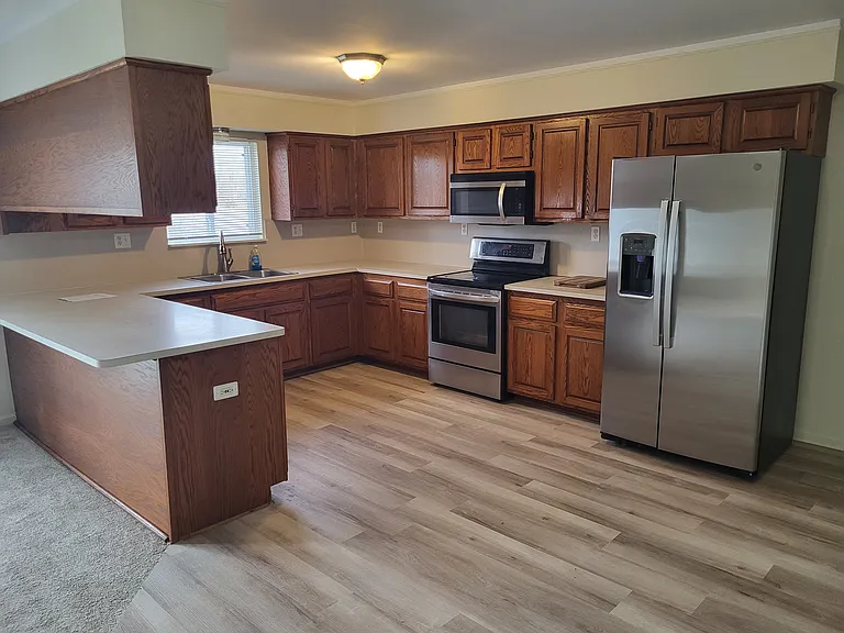 11737 21 Mile Rd — Photo 3