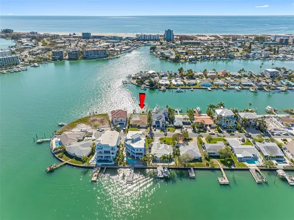 11100 5th St E, Treasure Island, FL 33706