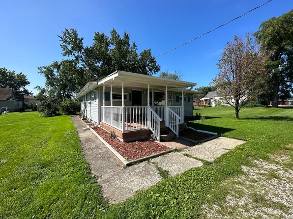 206 W Hinshaw St, Bellflower, IL 61724