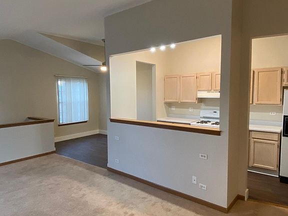 2nd image of 723 Fieldcrest Dr Unit C