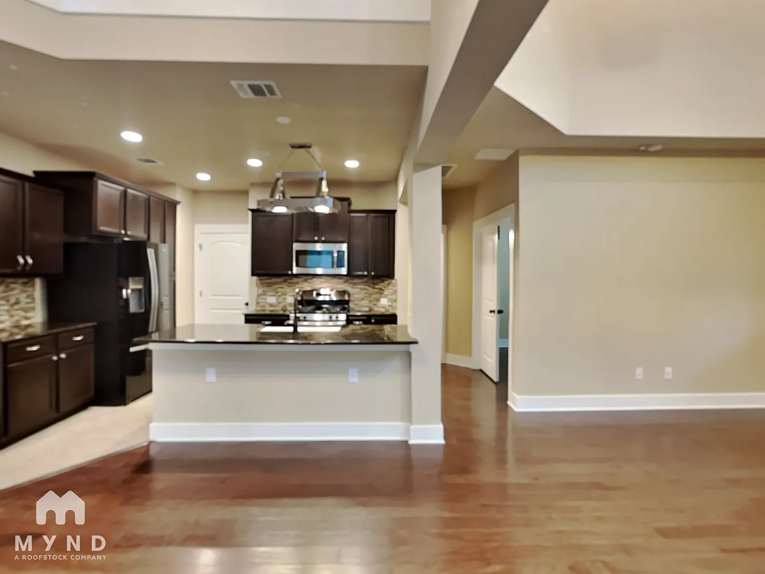 2 bed, 3.0 bath, 1753 sqft, $3,225 — Photo 3
