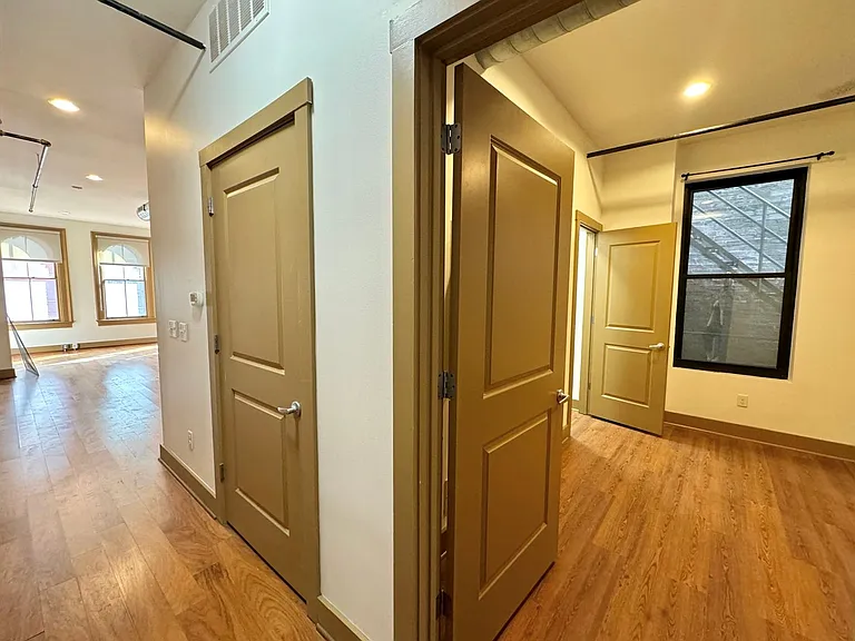 641 Walnut St Apartments — Photo 24