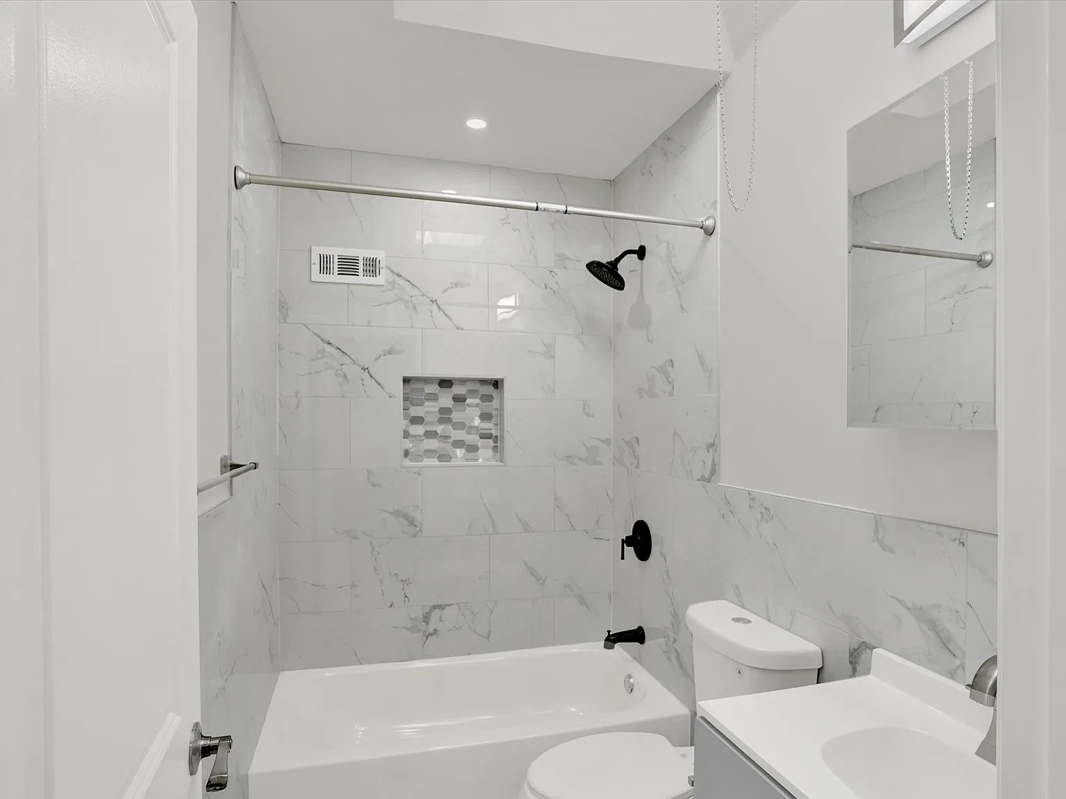 3 bed, 1524 sqft, $2,300 — Photo 3