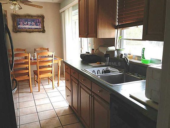 5th image of 215 Babson Dr