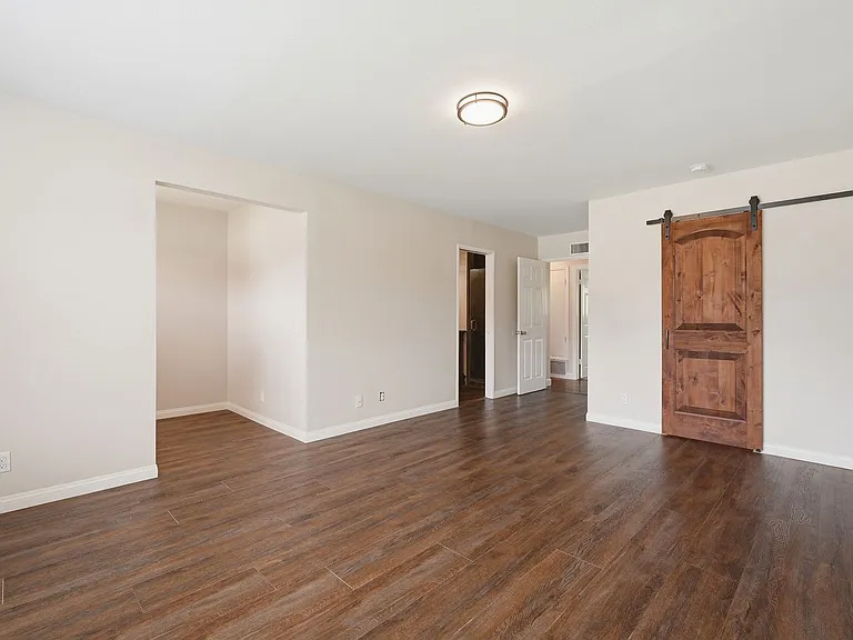 324 E Crystal Ave — Photo 10