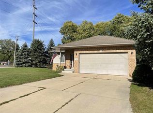 738 8th St, Prairie Du Sac, WI 53578