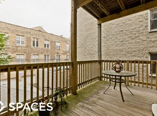 704 W Aldine Ave #2, Chicago, IL 60657